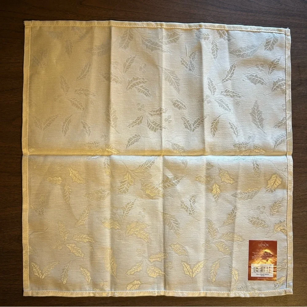 Lot Of 6 Lenox Christmas Holly Damask Ivory Christmas Napkins 18.5”x 18.5” NWT